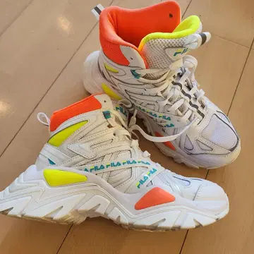 새상품급 FILA ELECTROVE 2 HIGH 23.5cm