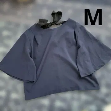 네이비 플레어 슬리브 상의 백리본