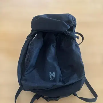 MILLET 블랙 백팩