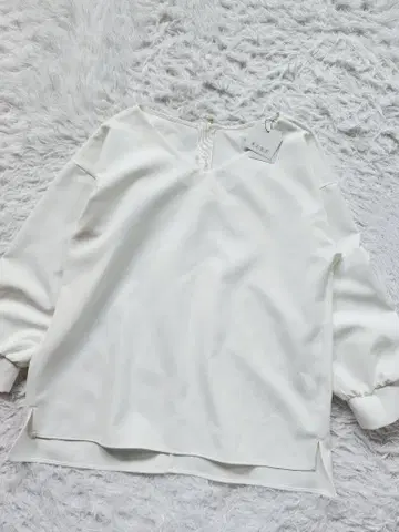 [ 새상품 ] PLST 에스테르 스트레치 백지퍼 풀오버