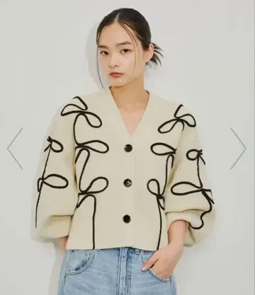 ADAM ET ROPE 아이보리 가디건
