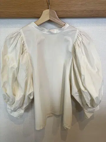 이토 후쿠오카 블라우스