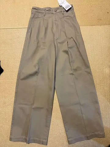 Spick and Span 베이지 슬랙스