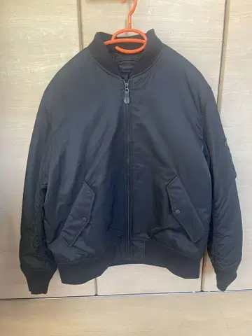 미사용품 UNIQLO MA-1 블랙 자켓 L