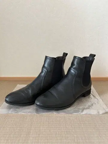 블랙 가죽 사이드 고어 부츠