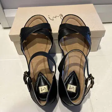 블랙 크로스 스트랩 샌들 23.5cm