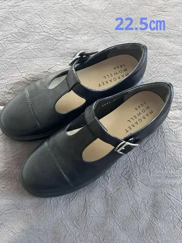 MARGARET HOWELL 블랙 T 스트랩 신발 22.5cm