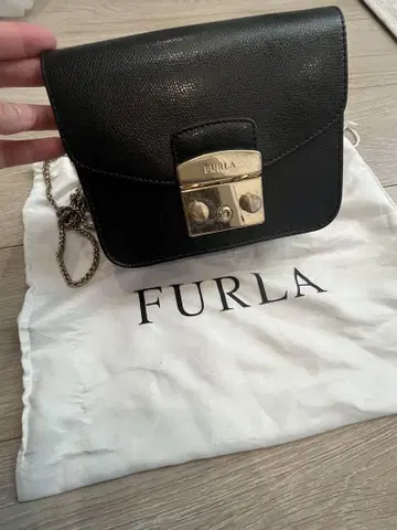 FURLA 블랙 가죽 숄더백