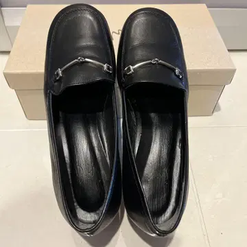 블랙 가죽 로퍼 23.5cm