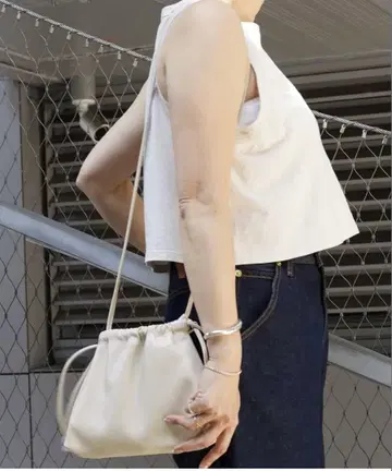 셀리 [두지엠 클라세] 숄더백 화이트