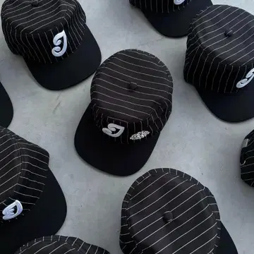 2idiots label pillbox cap stripe 6crayon
