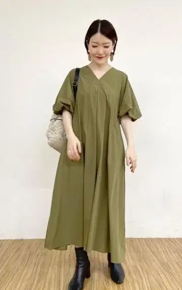 새상품 SUM1 STYLE (스미 스타일) 7부 소매 볼륨 원피스