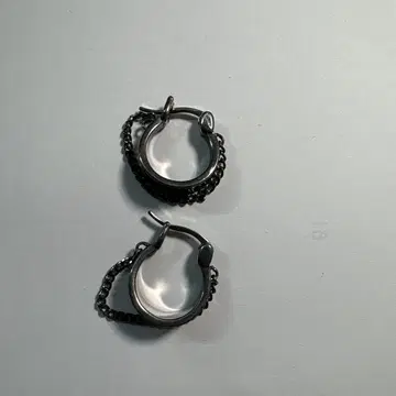 가마쿠라에서 전 여자친구가 사준 저주가 담긴 귀걸이