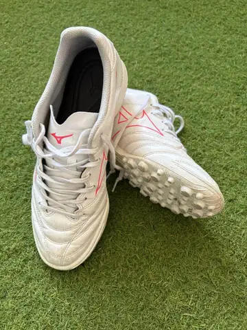Mizuno 축구화 화이트/핑크