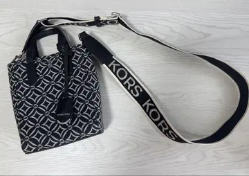 MICHAEL KORS 레어 패턴 숄더백