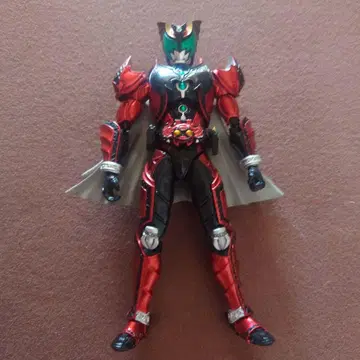 SH 피규아트 가면라이더 다크 키바