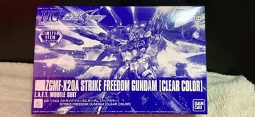 HG 1/144 스트라이크 프리덤 건담 [클리어 컬러]