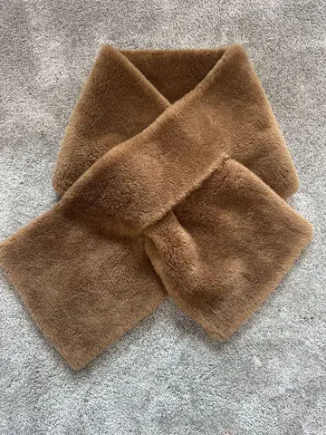 브라운 퍼 스타일 머플러