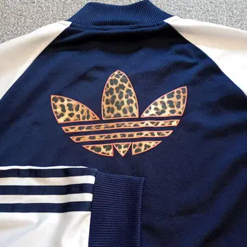 adidas 레오파드 무늬 로고 저지