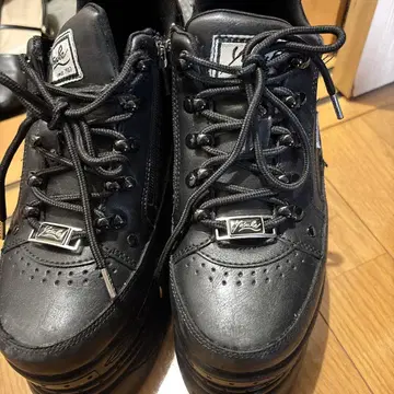 블랙 가죽 통굽 스니커즈