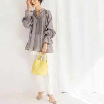 새상품급 시어 개더 2WAY 블라우스