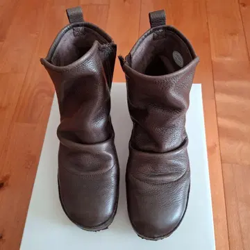 브라운 가죽 숏부츠