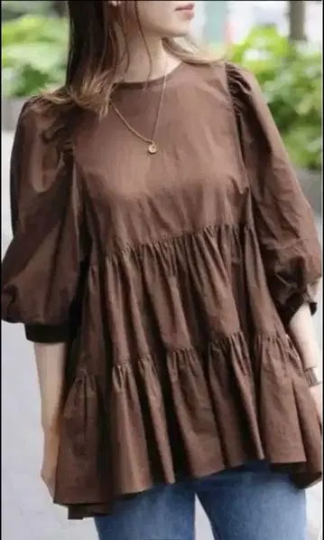 저널 스탠다드 브라운 코튼 티어드 블라우스