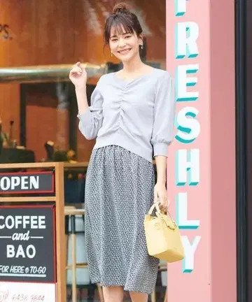Feroux [세트 아이템] 레이디 플라워 니트 원피스
