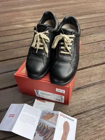 CAMPER 블랙 가죽 스니커즈