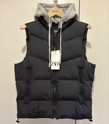 ZARA 자라 후드 부착 다운 베스트 S 사이즈 블랙