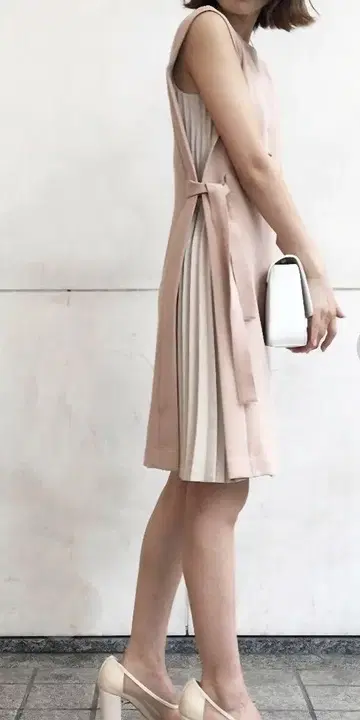 사이드 플리츠 트윈 벨트 원피스 lagunamoon