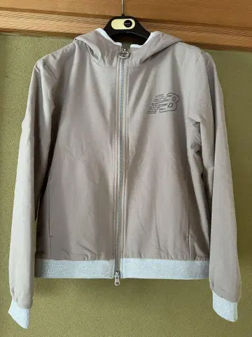 new balance 골프 자켓 베이지