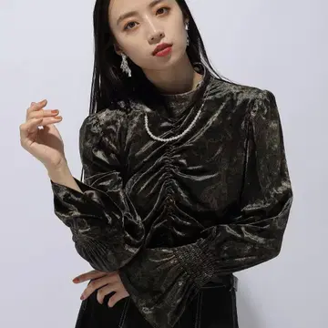 [ HARE ] [ 새상품 미사용 ] 벨로아 개더 블라우스 그린
