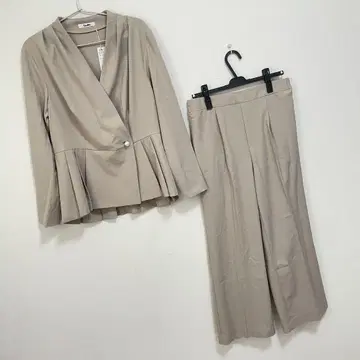 지라 [입졸식/세레모니] 펄 버튼 페플럼 플리츠 블라우스 셋업