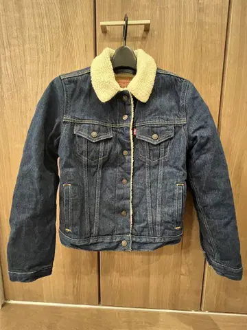 Levi's 보아 카라 부착 데님 자켓
