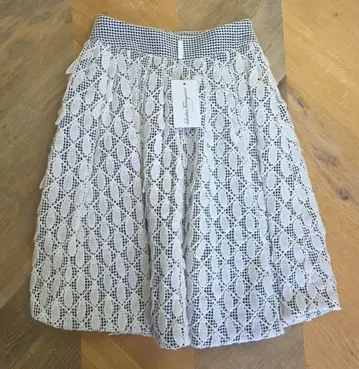 새상품 Salvatore Ferragamo 레이스 플레어 스커트 y04