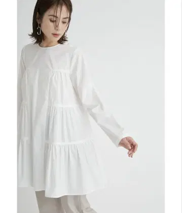 [ emmi atelier ] 티어드 튜닉 블라우스