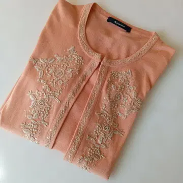 Aquascutum 핑크 자수 긴팔 가디건