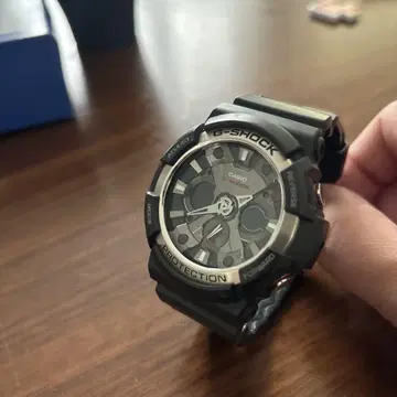 G-SHOCK GA-200 블랙 배터리 방전