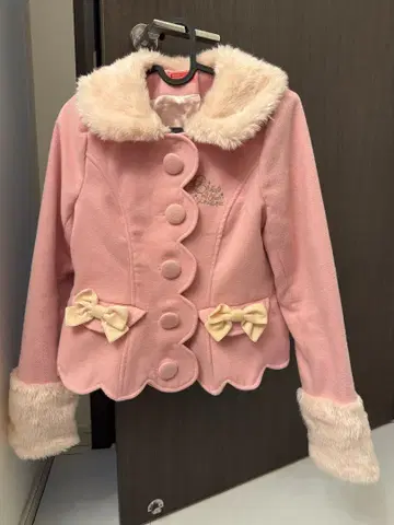 스캘럽 숏 자켓 핑크