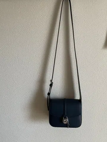 미사용 새상품 마이클코어스 숄더백