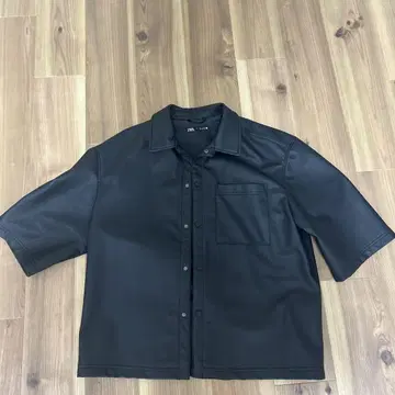 ZARA 가죽풍 숏 슬리브 자켓 블랙