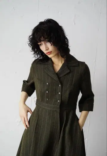 foufou 오픈 카라 헤링본 원피스
