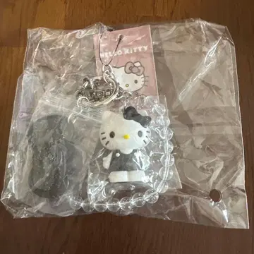 오늘만 가격 인하! 헬로키티 로리즈팜 퀼팅 키 참 블랙