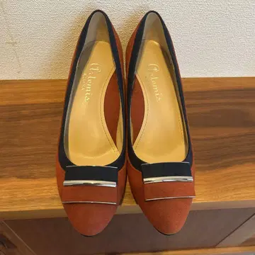 다이애나 스웨이드 펌프스 23.5cm 새상품급