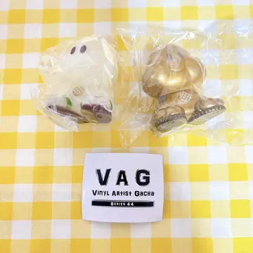 VAG 44 우시미츠 와라닌 시시마루 허벅지 가챠 축광 골드