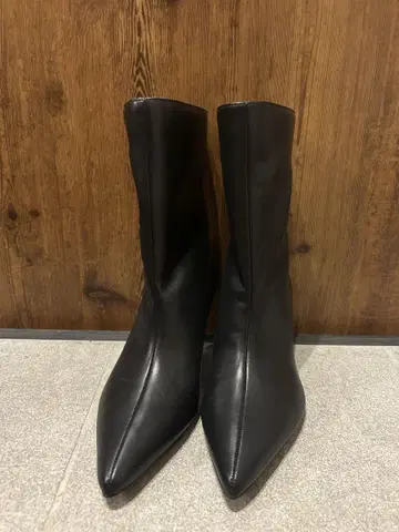 ZARA 앵클부츠 24cm