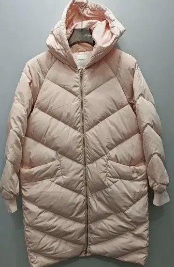 후드 부착 핑크 다운 자켓