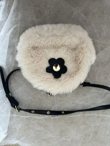 MARY QUANT 플라워 모티브 숄더백