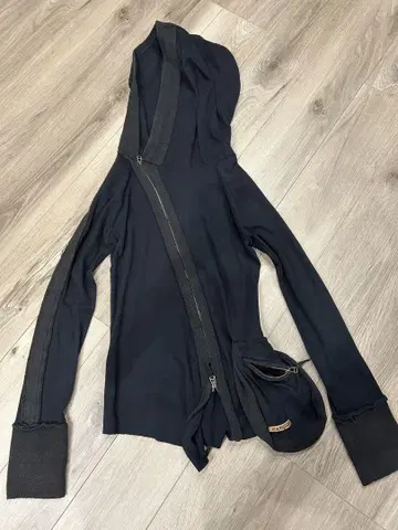 CATORCE 풀 지퍼 후드 부착 후드티 블랙